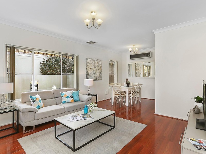 2/17 Nielsen Avenue, Carlton NSW 2218