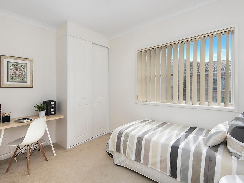 2/17 Nielsen Avenue, Carlton NSW 2218