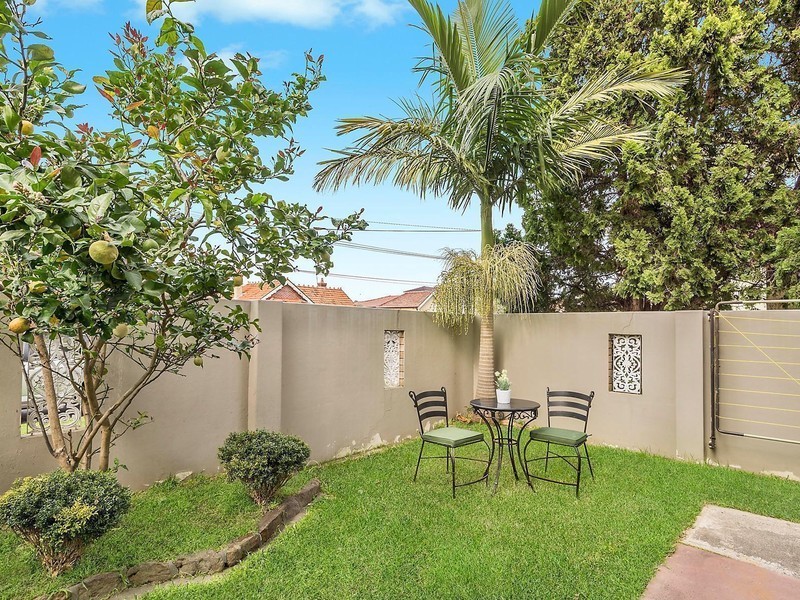 2/17 Nielsen Avenue, Carlton NSW 2218