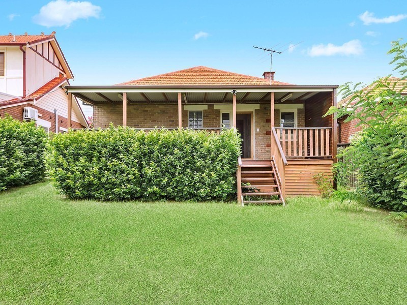 76 Beronga Avenue, Hurstville NSW 2220