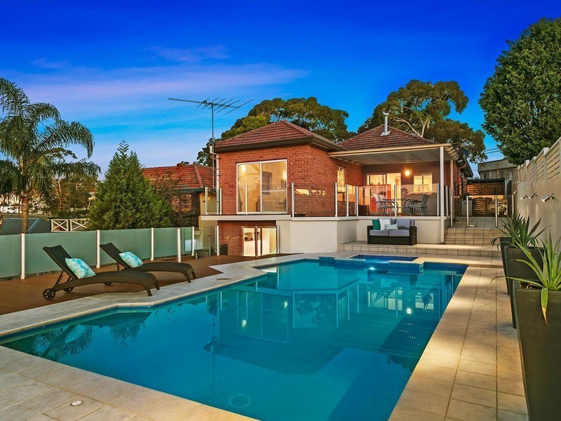 27 Queens Road, Connells Point NSW 2221