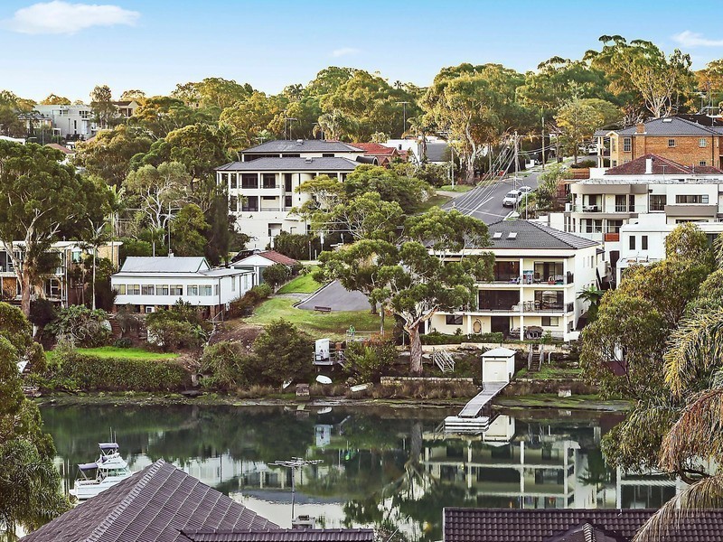 27 Queens Road, Connells Point NSW 2221