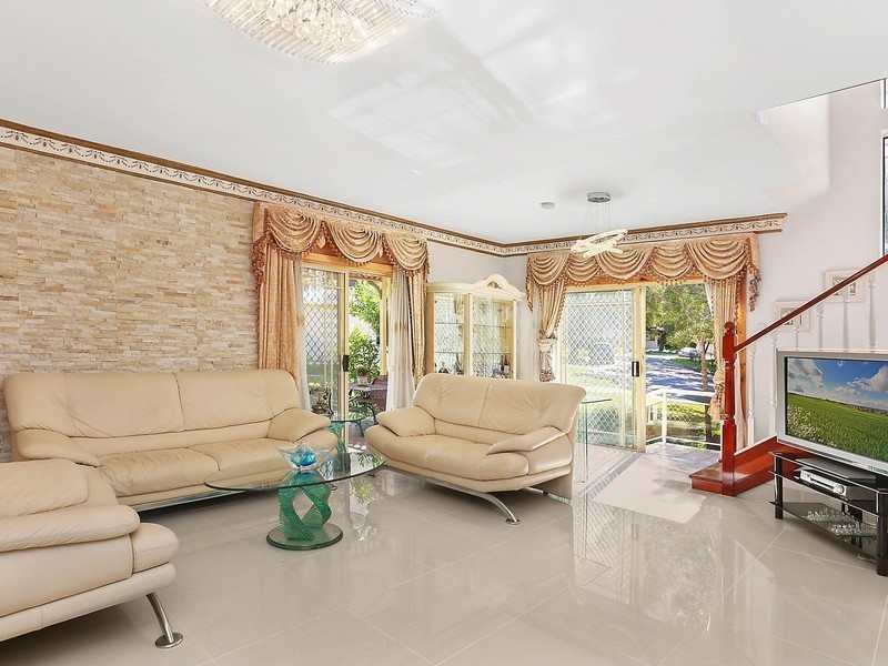 39 Thomas Street, Hurstville NSW 2220