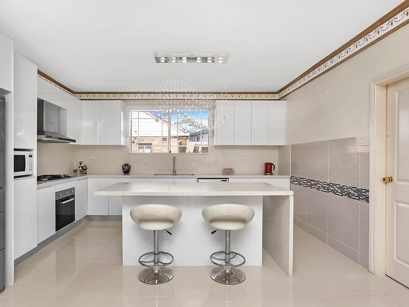 39 Thomas Street, Hurstville NSW 2220