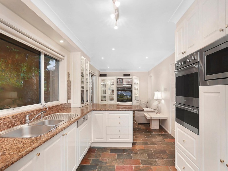 24 Woodlands Avenue, Lugarno NSW 2210