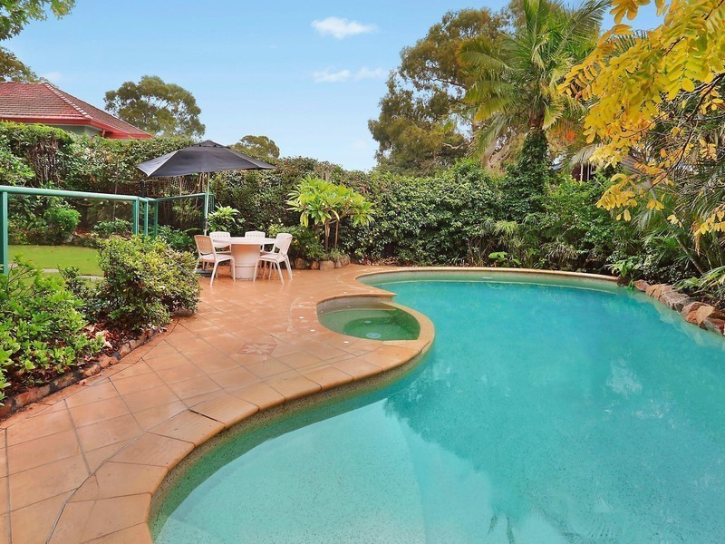 24 Woodlands Avenue, Lugarno NSW 2210