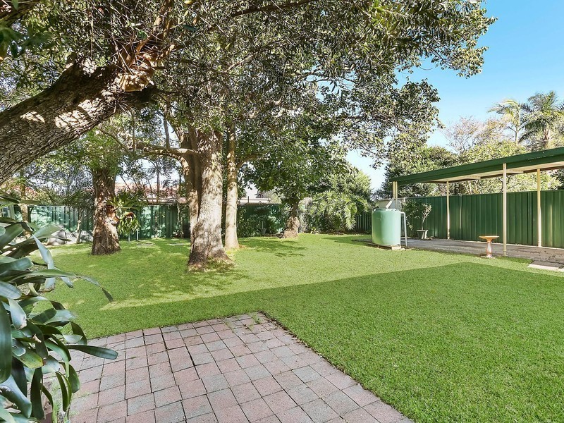 8 Braeside Avenue, Penshurst NSW 2222