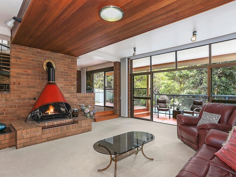 17 Ponderosa Place, Lugarno NSW 2210