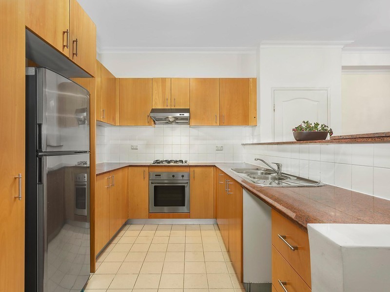 13/6 Carrington Avenue, Hurstville NSW 2220