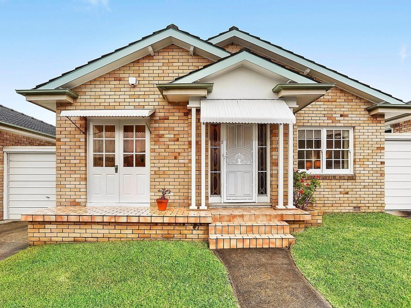 2/51 Caledonian Street, Bexley NSW 2207