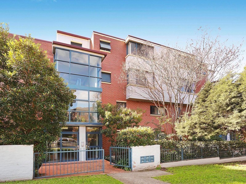 8/52 Woniora Road, Hurstville NSW 2220