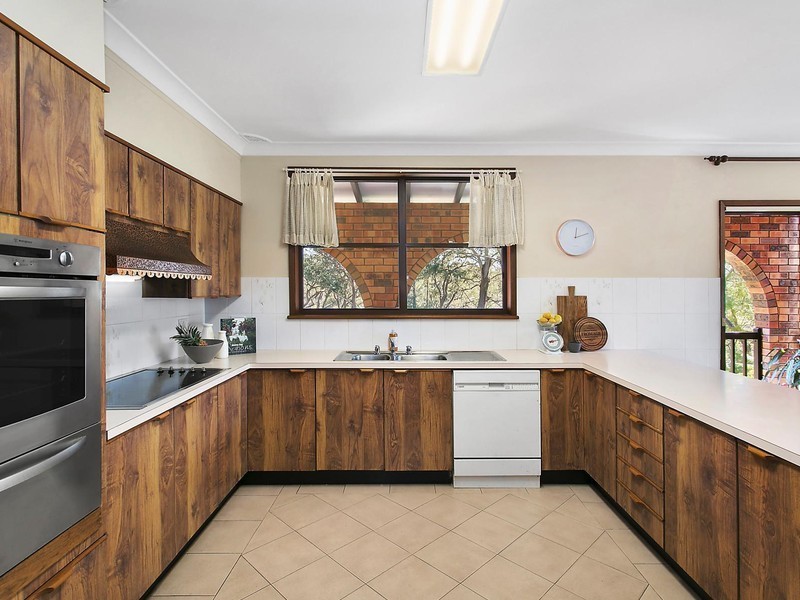 12 Tallowwood Avenue, Lugarno NSW 2210