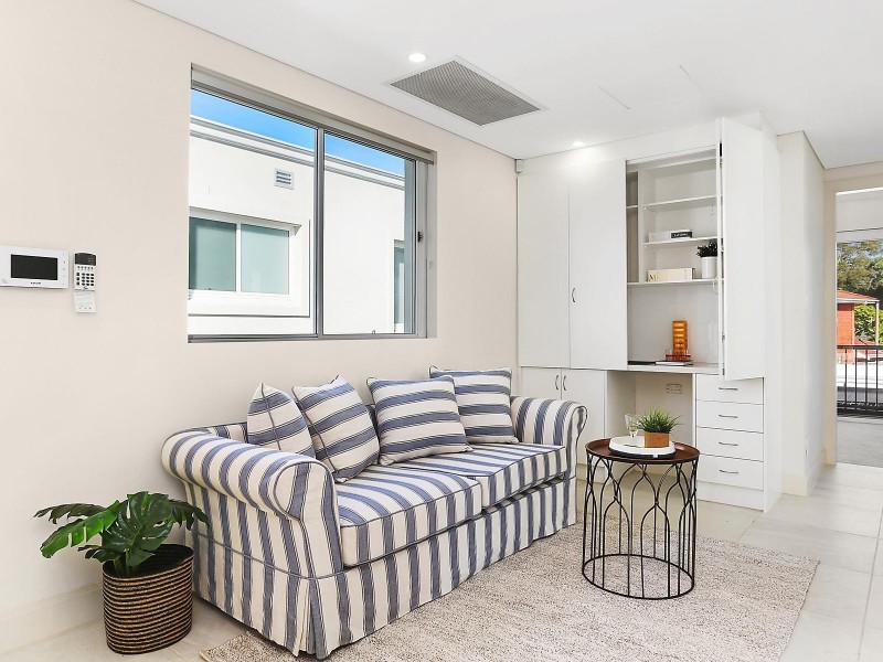 13A Henry Lawson Drive, Peakhurst NSW 2210