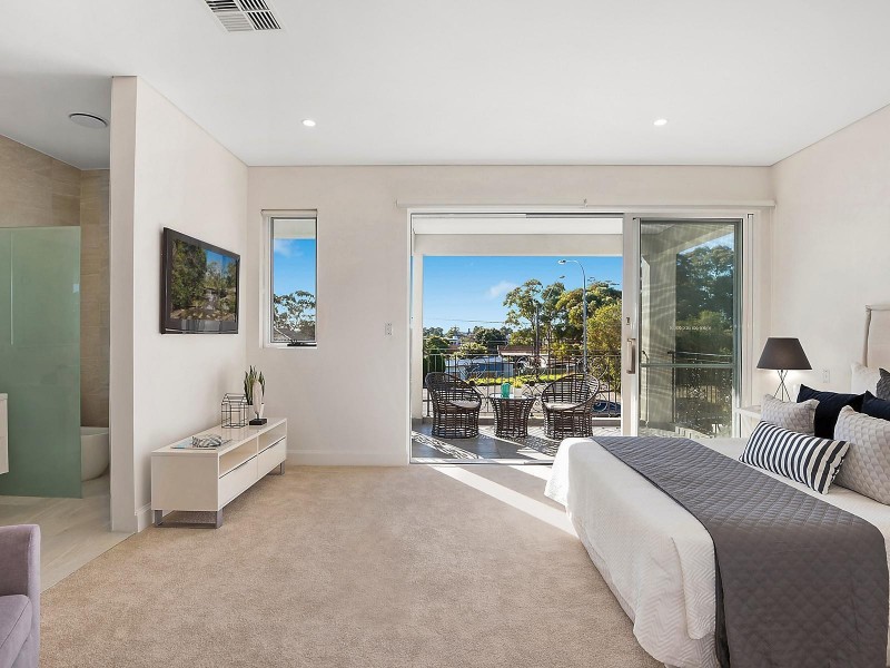 13A Henry Lawson Drive, Peakhurst NSW 2210