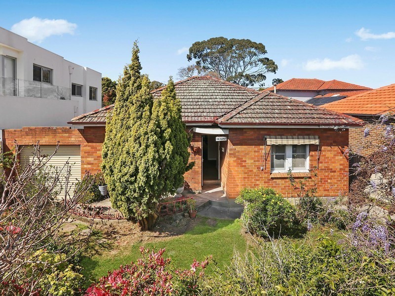 274 Connells Point Road, Connells Point NSW 2221