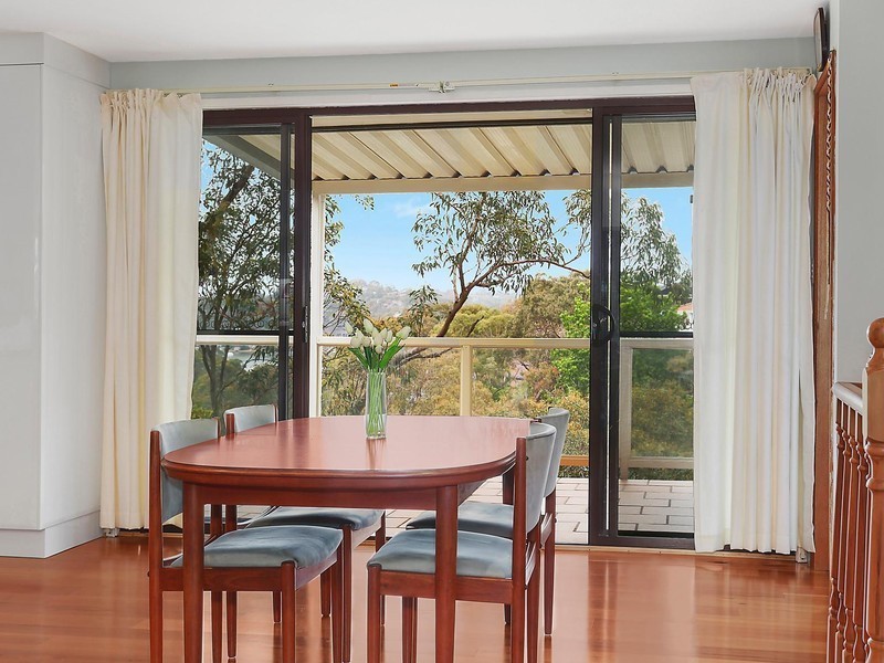 15 Oak Street, Lugarno NSW 2210