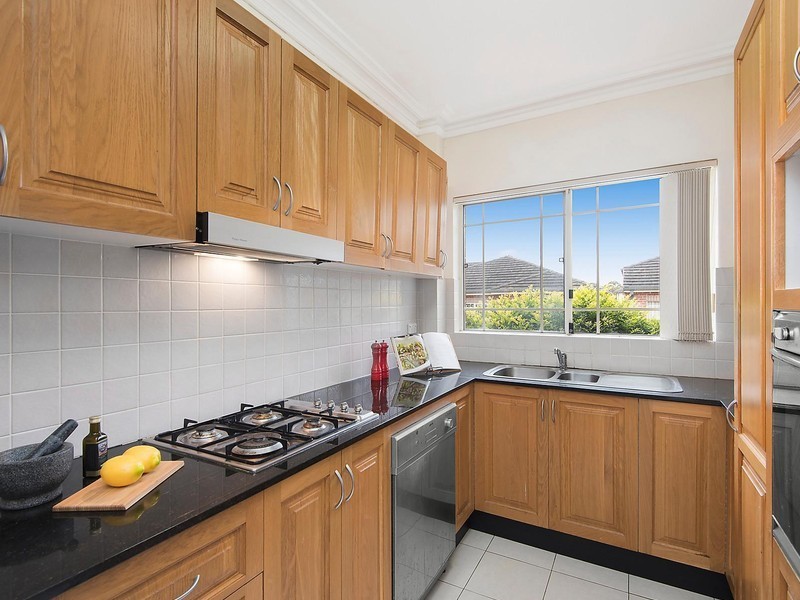 2/18 Woronora Parade, Oatley NSW 2223