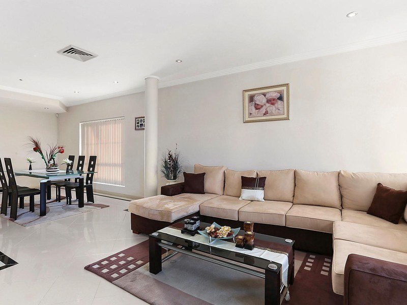 8 Hill Street, Carlton NSW 2218