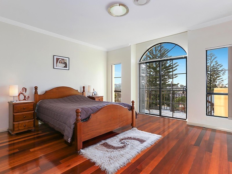 8 Hill Street, Carlton NSW 2218