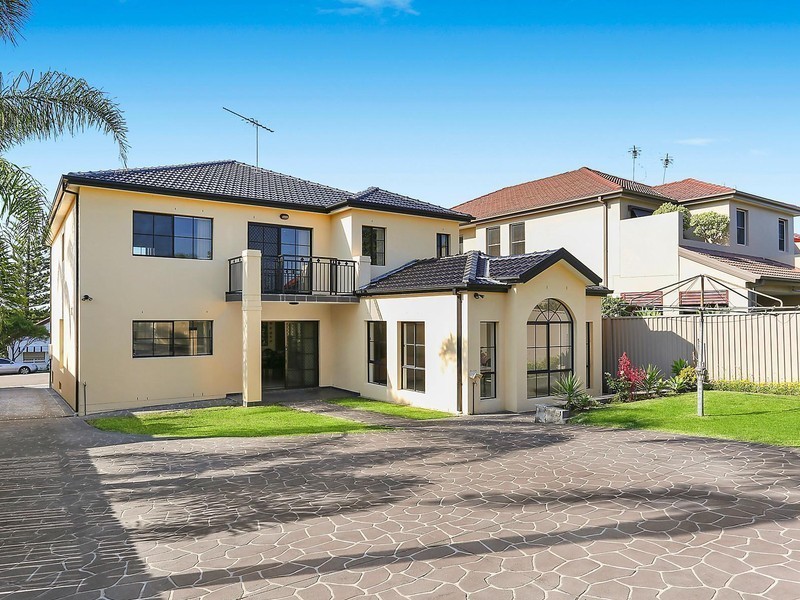 8 Hill Street, Carlton NSW 2218