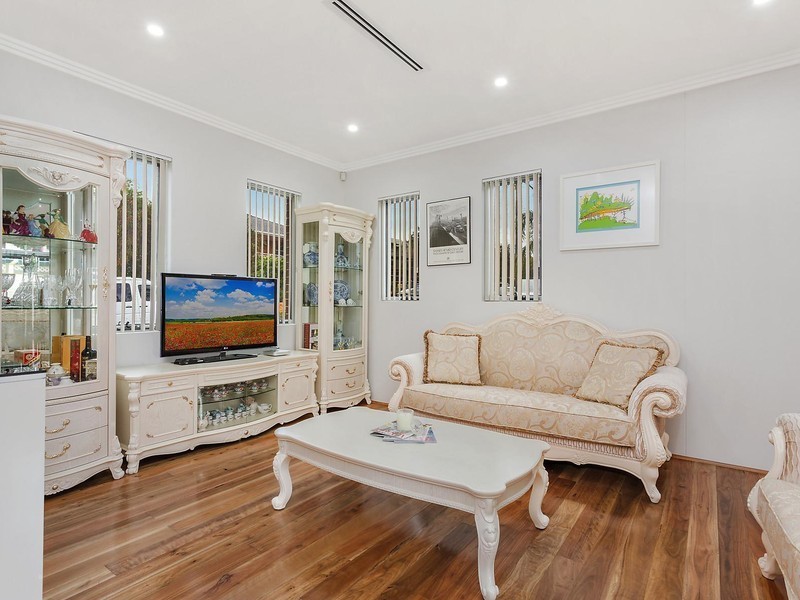 64 Beronga Avenue, Hurstville NSW 2220