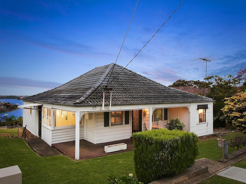 100 Rosa Street, Oatley NSW 2223