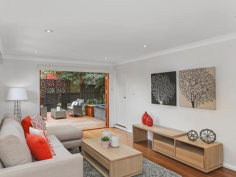 5 Oak Street, Lugarno NSW 2210