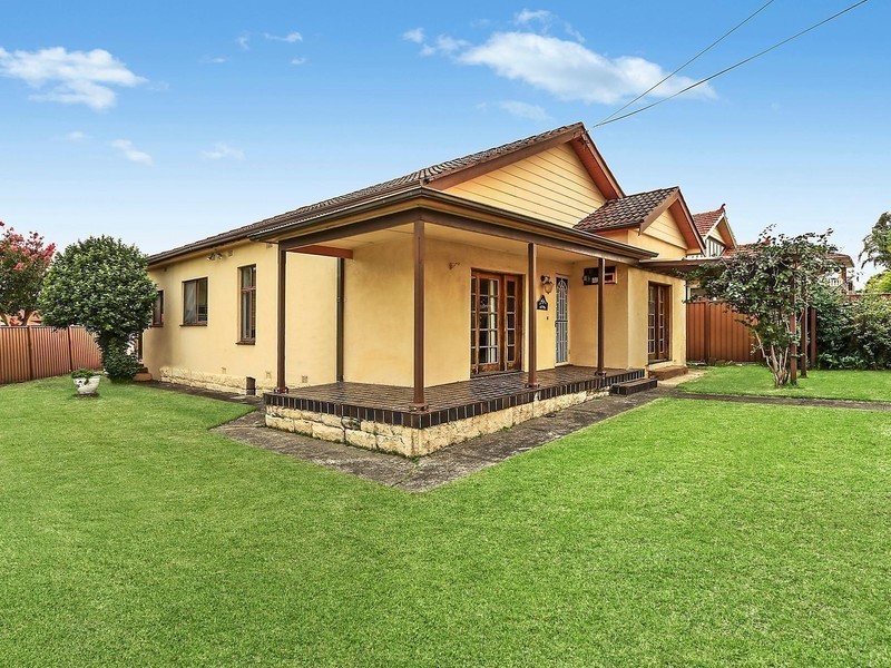 28 Highworth Avenue, Bexley NSW 2207