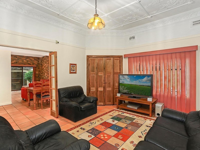 28 Highworth Avenue, Bexley NSW 2207
