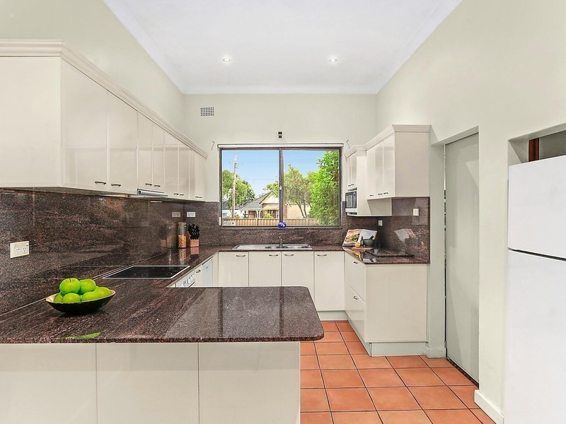 28 Highworth Avenue, Bexley NSW 2207