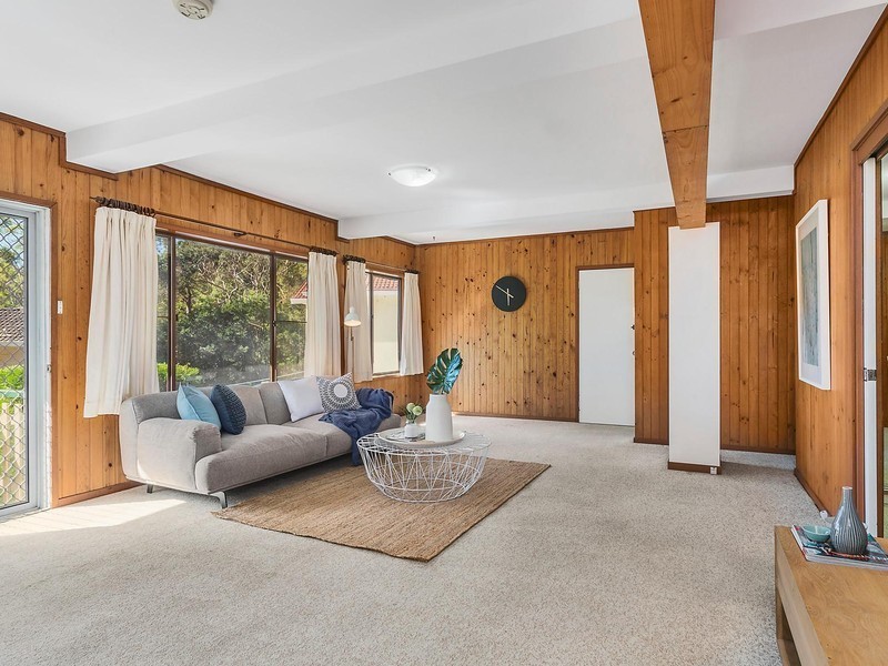 5 Murdock Crescent, Lugarno NSW 2210