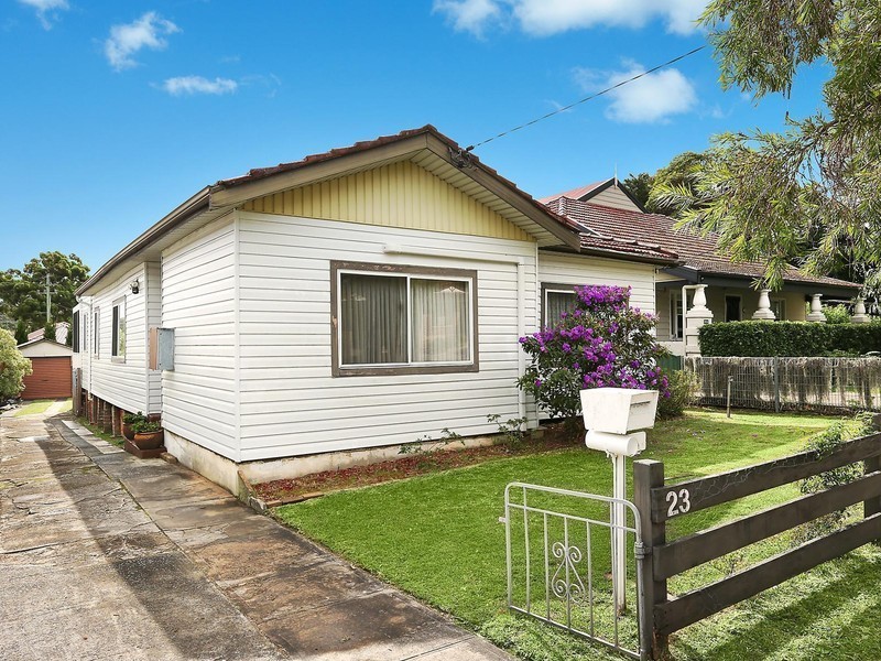 23 Planthurst Road, Carlton NSW 2218