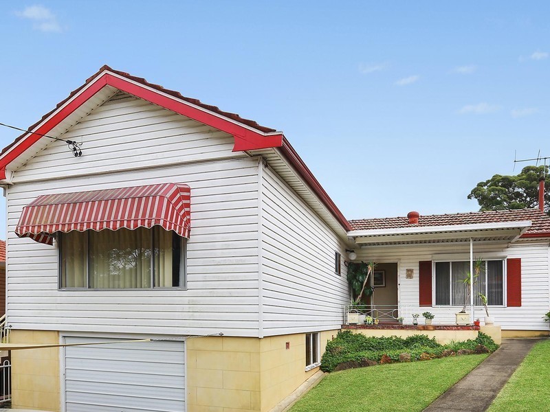 12 Woodlands Avenue, Narwee NSW 2209