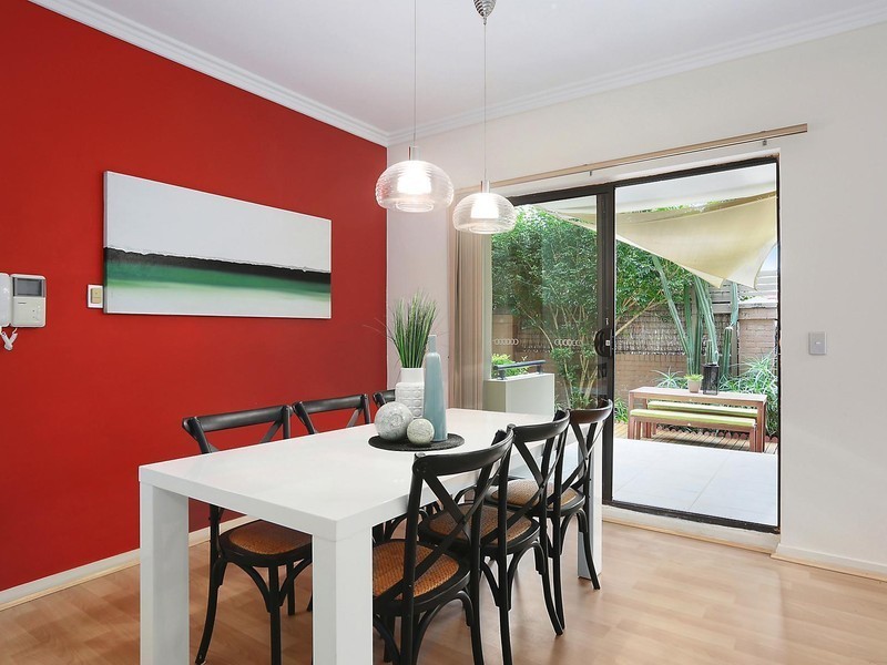 8/74 Woniora Road, Hurstville NSW 2220