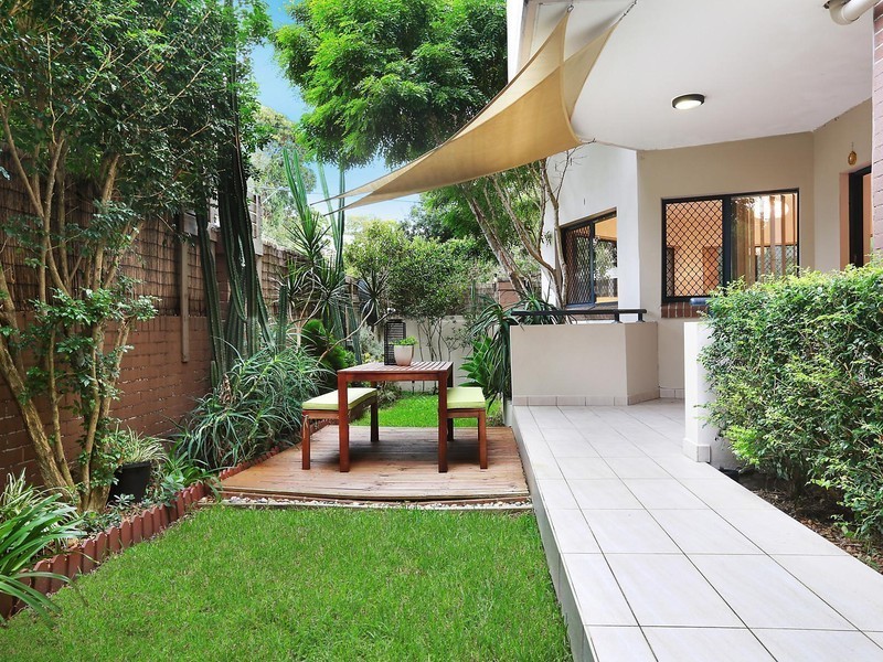 8/74 Woniora Road, Hurstville NSW 2220