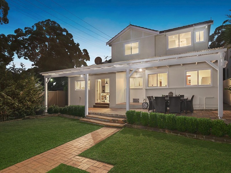 15 The Esplanade, South Hurstville NSW 2221