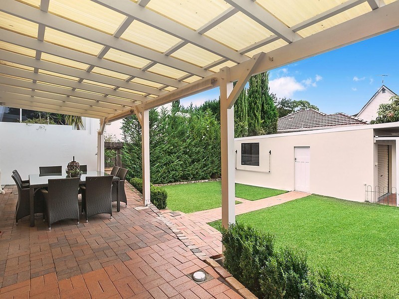 15 The Esplanade, South Hurstville NSW 2221