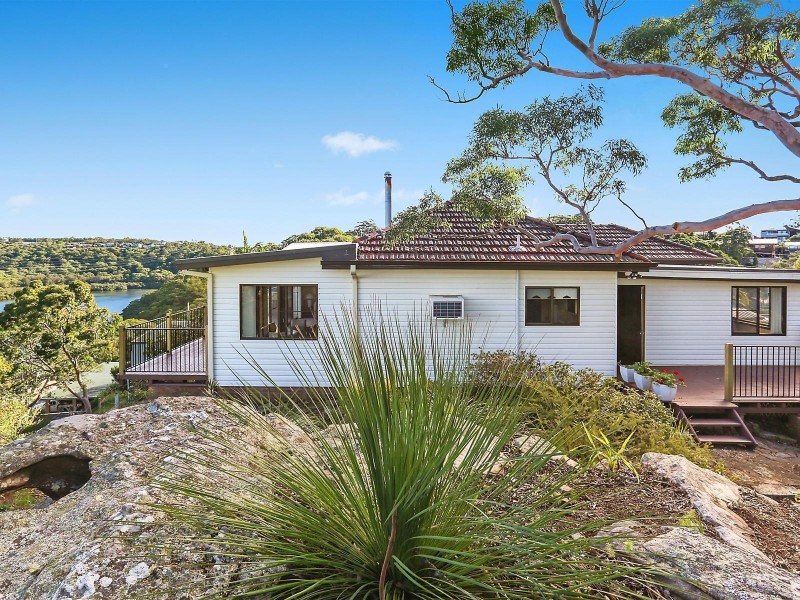 180 Lugarno Parade, Lugarno NSW 2210