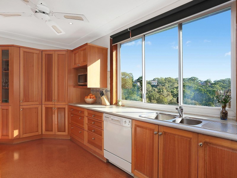 4 Dinjerra Crescent, Oatley NSW 2223