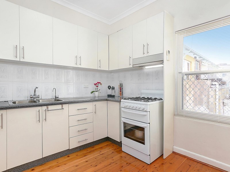 2/2A Winchester Street, Carlton NSW 2218