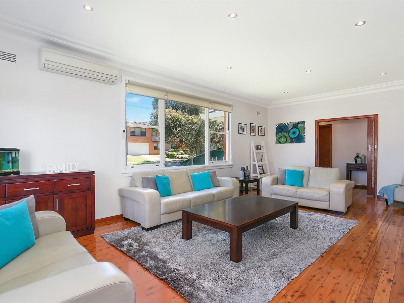 1 Pamela Avenue, Peakhurst Heights NSW 2210