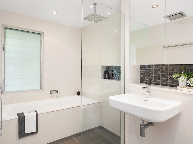 12 Oak Street, Lugarno NSW 2210