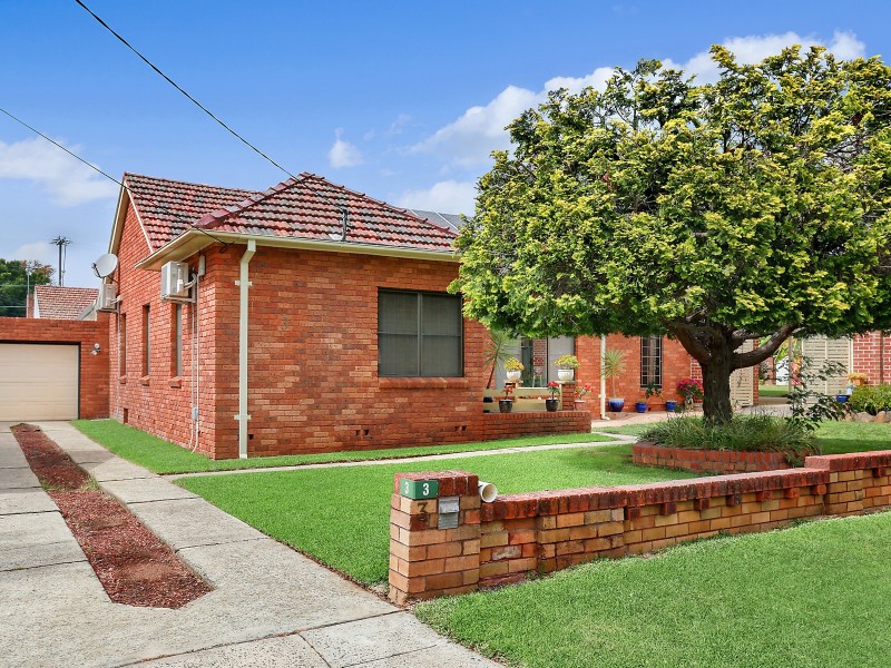3 Carinya Avenue, Beverly Hills NSW 2209