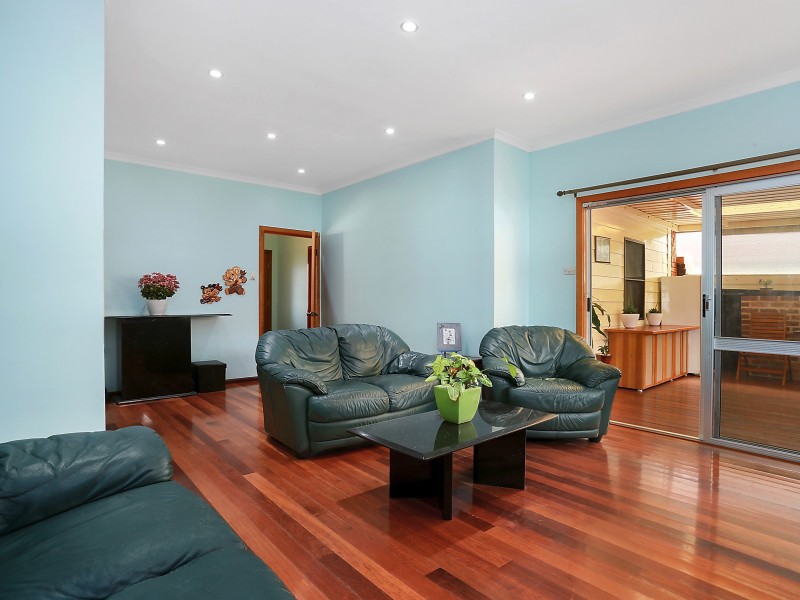 3 Carinya Avenue, Beverly Hills NSW 2209
