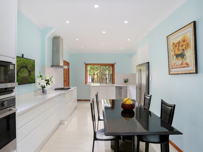 3 Carinya Avenue, Beverly Hills NSW 2209