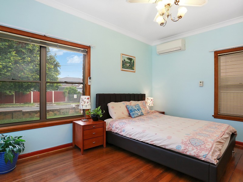 3 Carinya Avenue, Beverly Hills NSW 2209