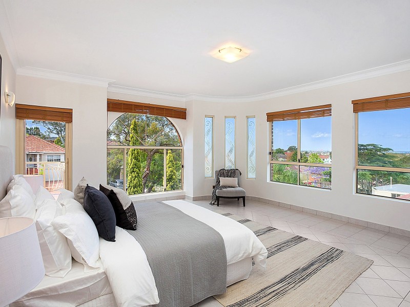 6 River Street, Blakehurst NSW 2221