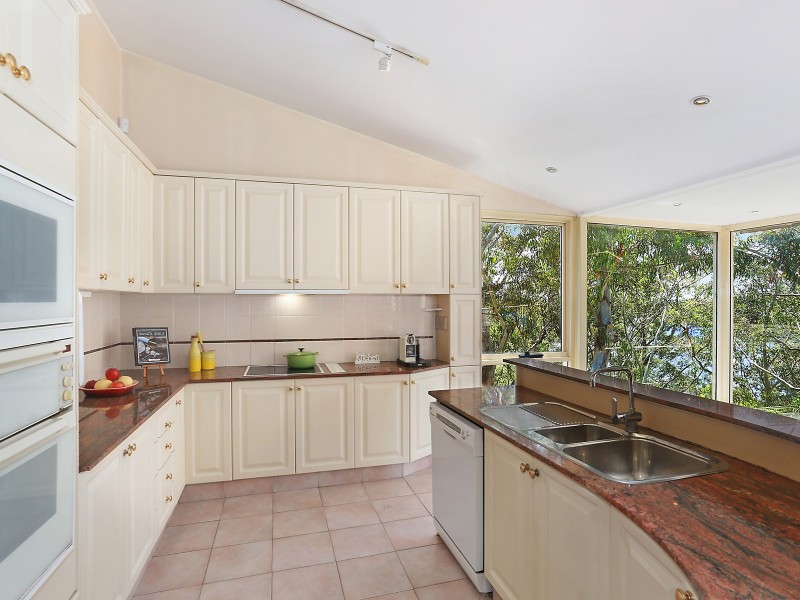 10 Cypress Drive, Lugarno NSW 2210