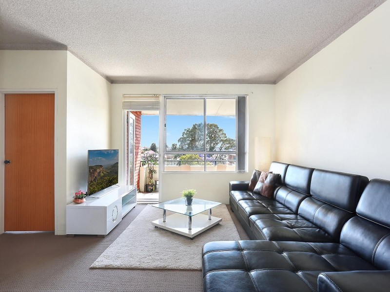 13/3 Short Street, Carlton NSW 2218