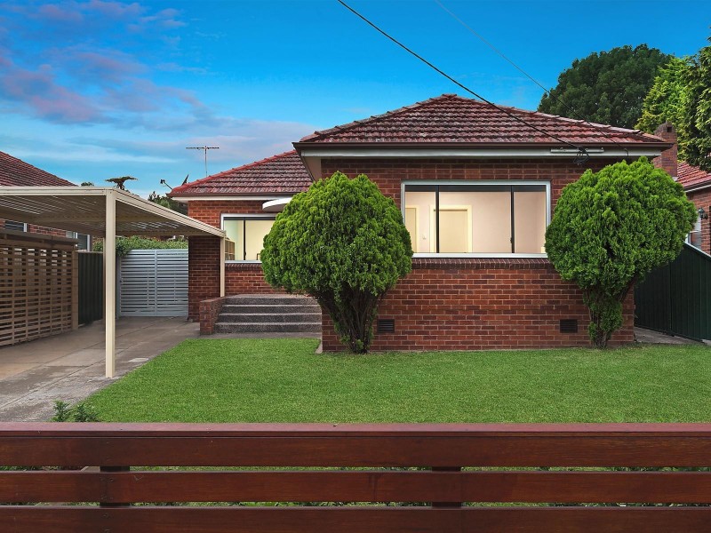 55 Tallawalla Street, Beverly Hills NSW 2209